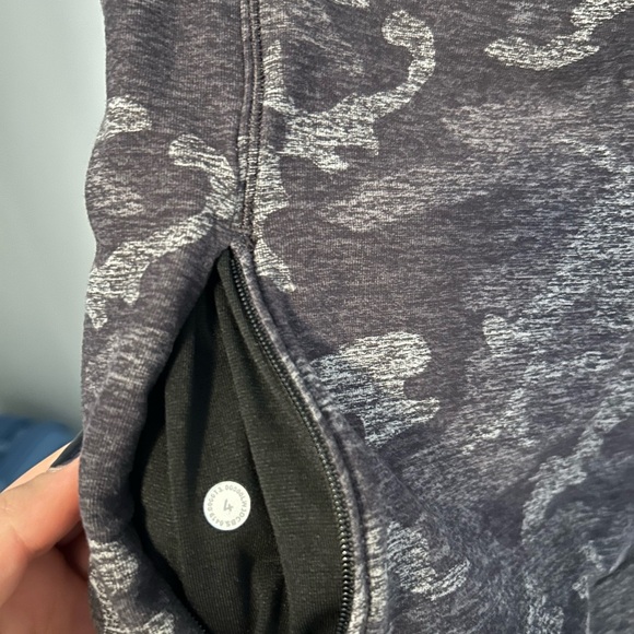 Lululemon Outrun the Elements Quarter Zip - Picture 5 of 6